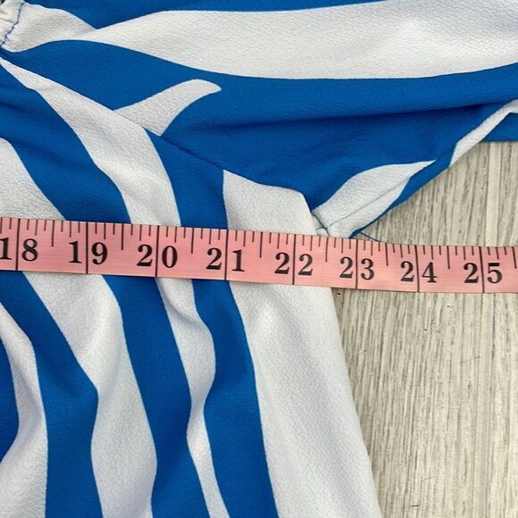 Blue & White Striped Off the Shoulder 3/4 Flare Sleeve Tie Knot Blouse.  2XL - Picture 9 of 11